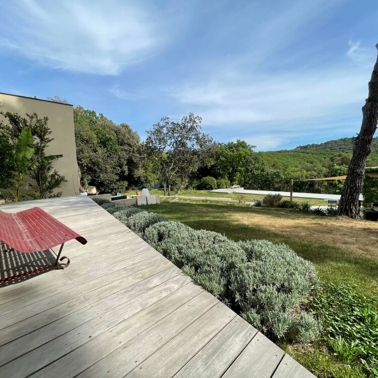 Maison - 5 pièces - 250 m²