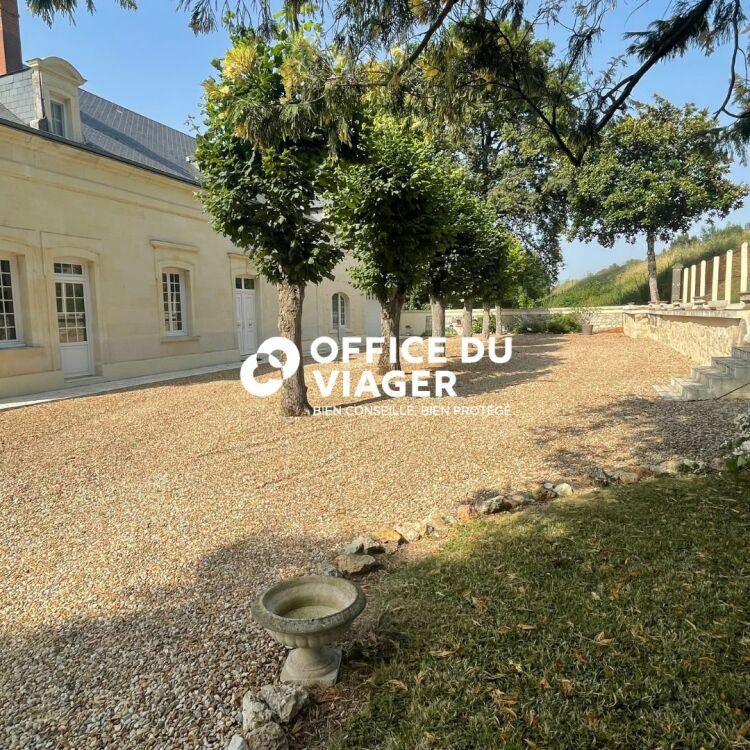 Maison - 7 pièces - 255 m²