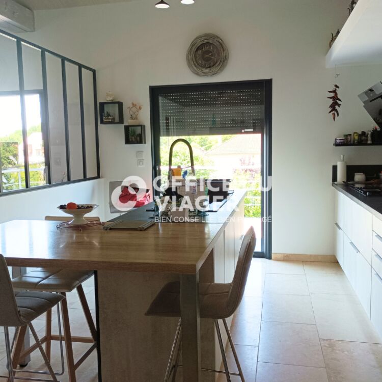 Maison - 6 pièces - 160 m²