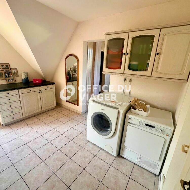 Maison - 6 pièces - 258 m²