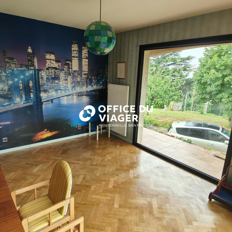 Maison - 6 pièces - 228,35 m²