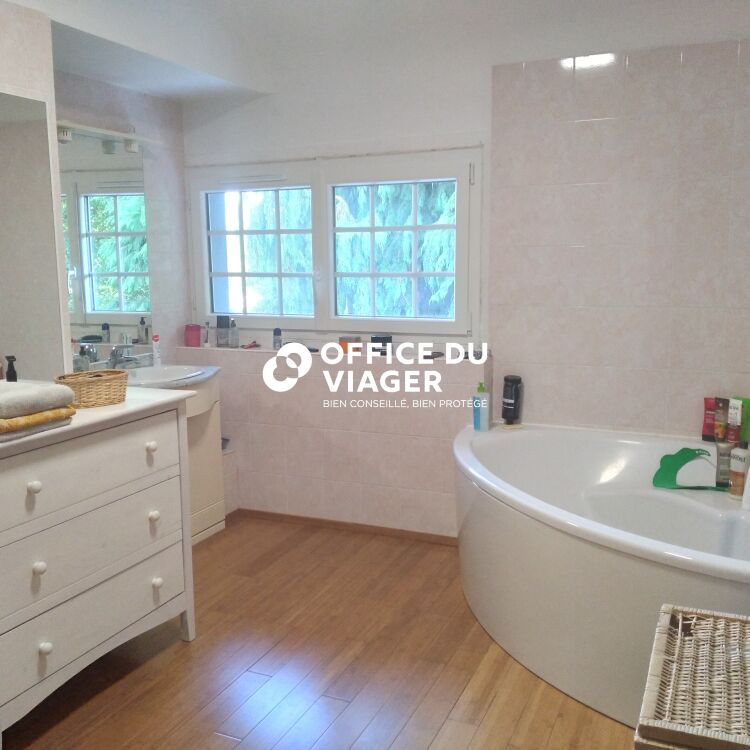 Maison - 12 pièces - 470 m²