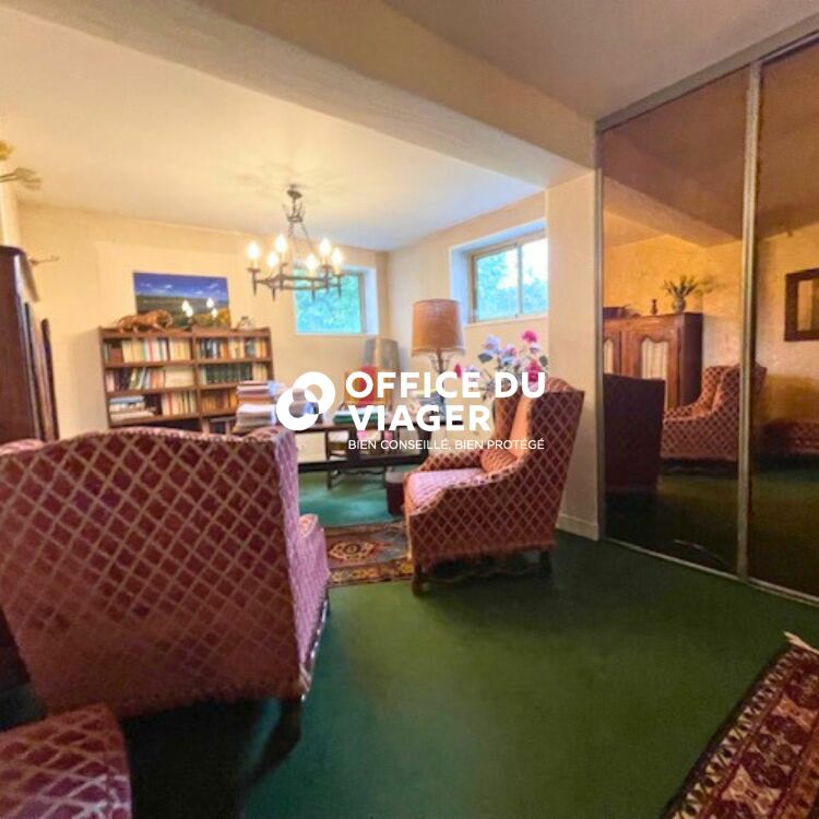 Maison - 7 pièces - 254 m²