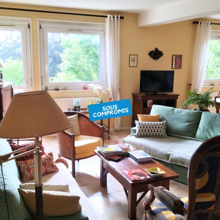 Appartement- 2 pièces - 65,99 m²
