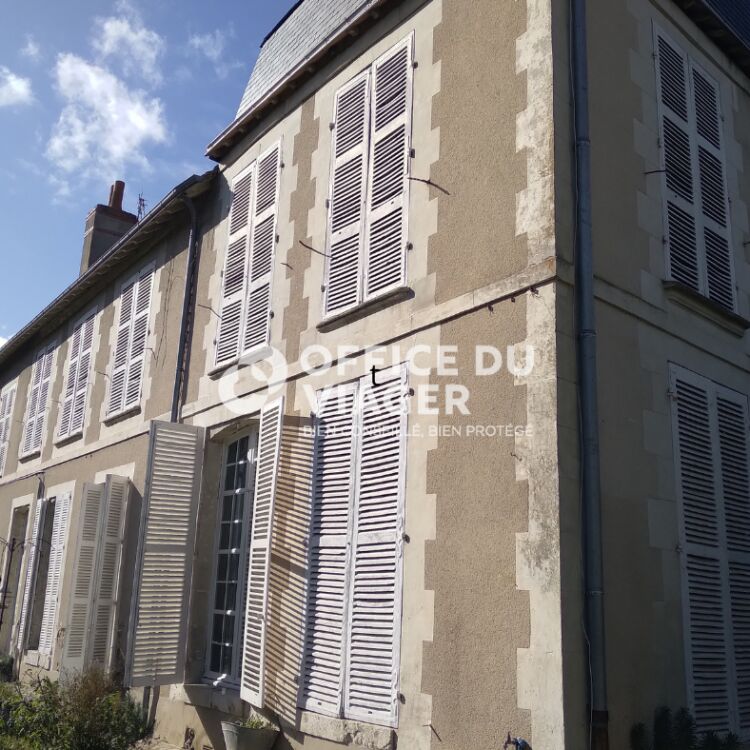 Maison - 12 pièces - 408 m²