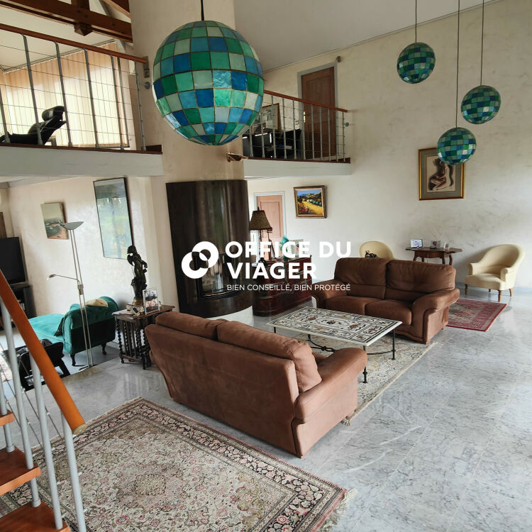 Maison - 6 pièces - 228,35 m²