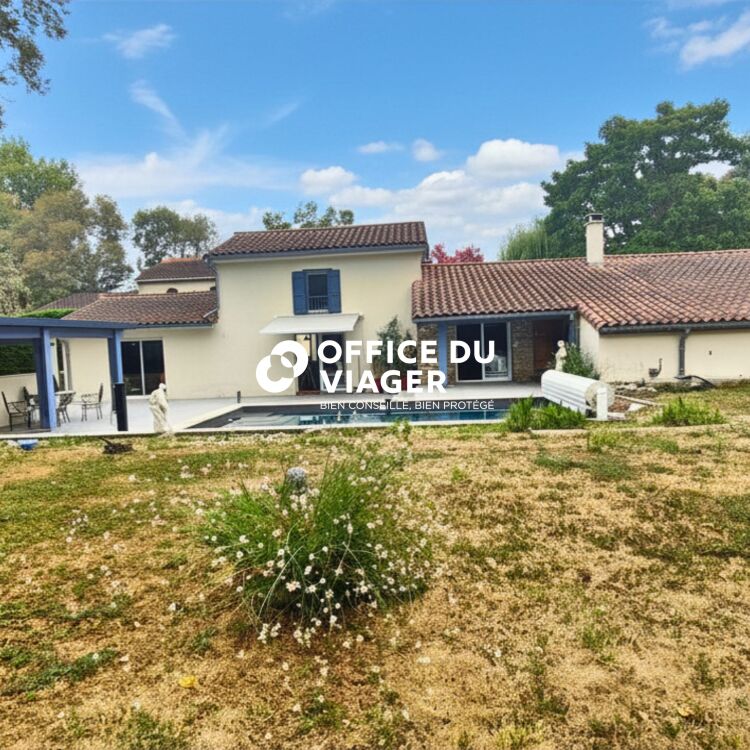 Maison - 4 pièces - 145 m²
