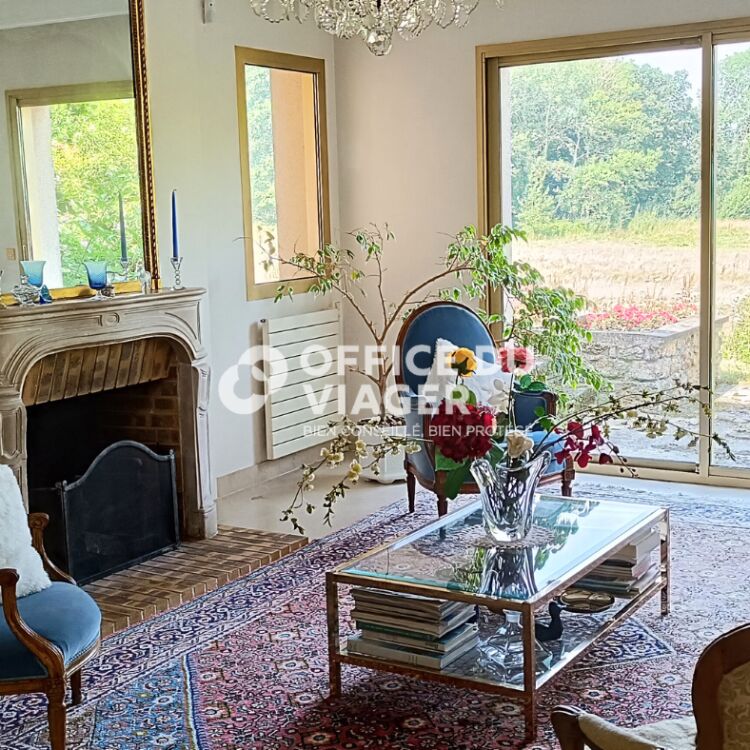 Maison - 7 pièces - 254 m²