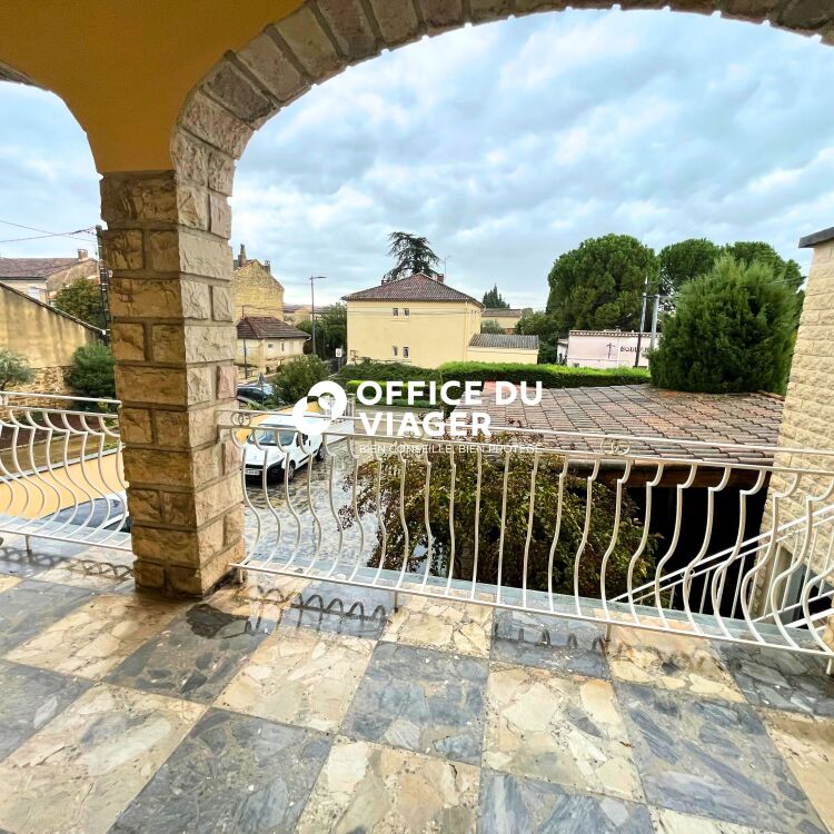 Ensemble immobilier - 10 pièces - 225 m²