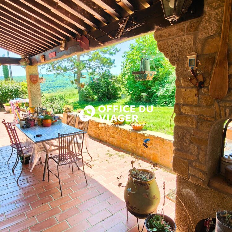 Maison - 7 pièces - 158 m²