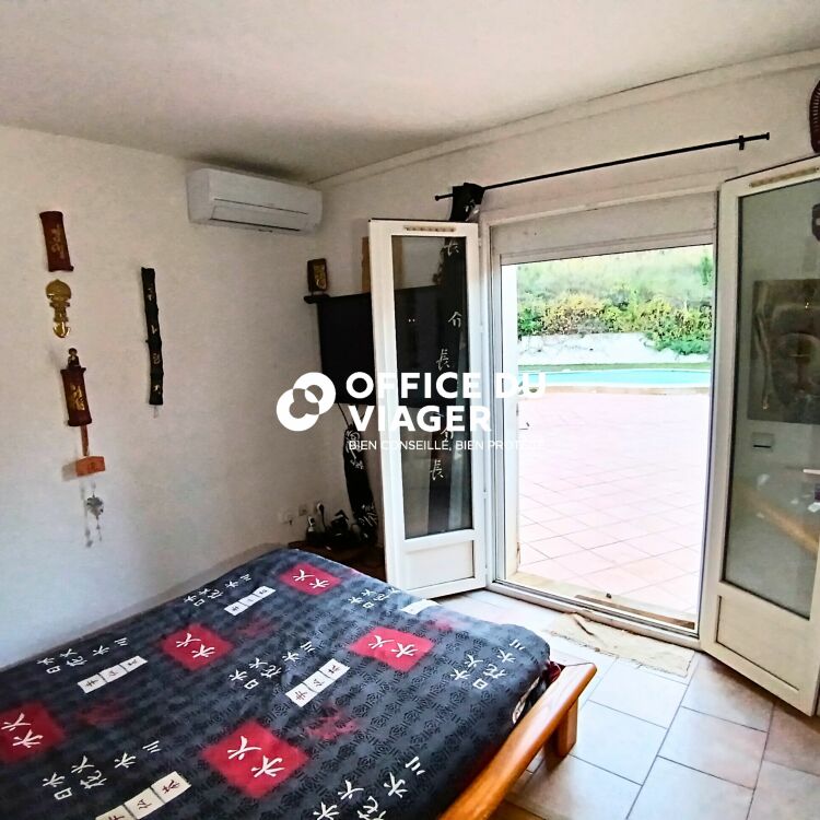 Maison - 10 pièces - 328 m²