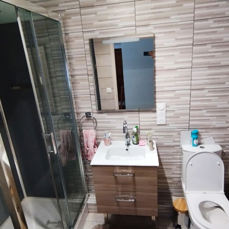 Immeuble - 2 commerces - 7 appartements - 460 m²