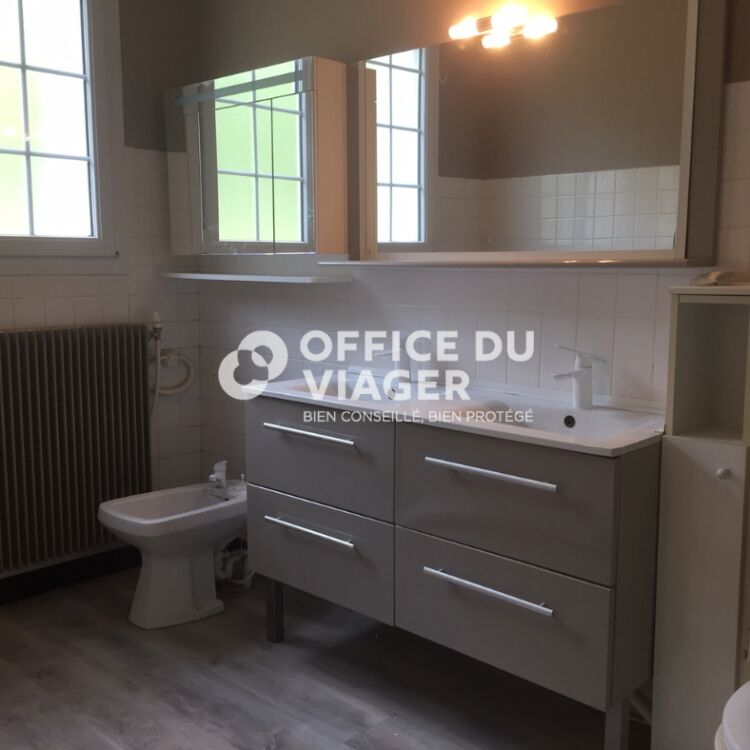 Maison - 8 pièces - 180 m²