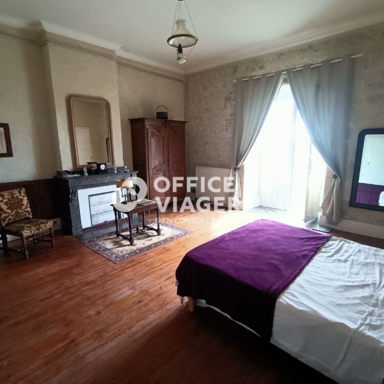 Maison - 13 pièces - 446 m²