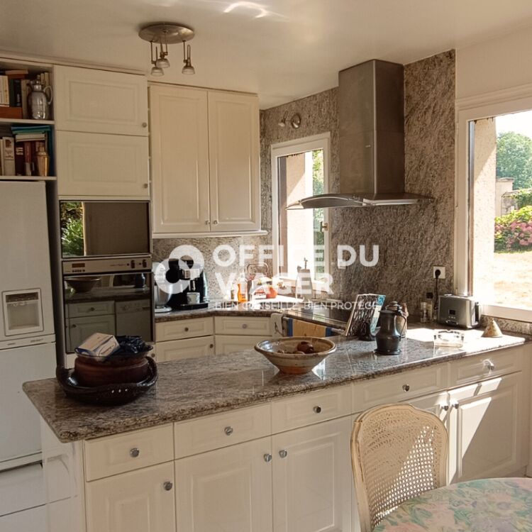 Maison - 7 pièces - 254 m²