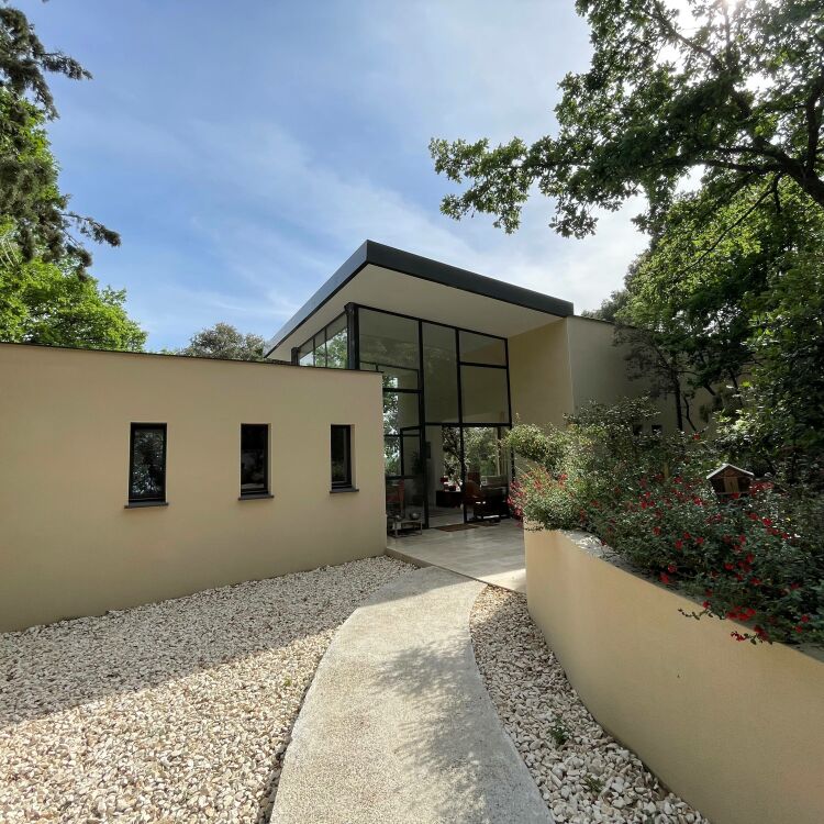 Maison - 5 pièces - 250 m²