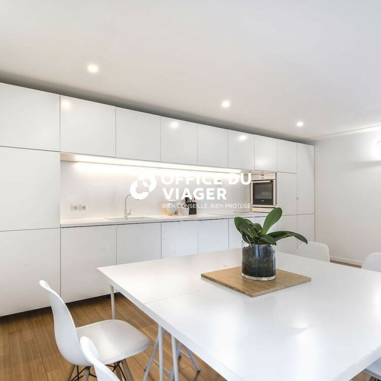 Maison - 6 pièces - 232 m²
