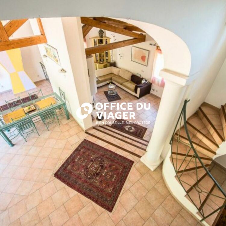 Maison - 10 pièces - 328 m²