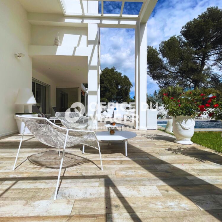 Maison - 5 pièces - 207 m²