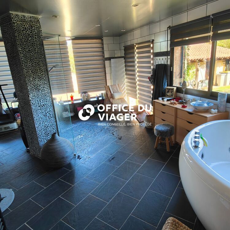 Maison - 5 pièces - 192 m²