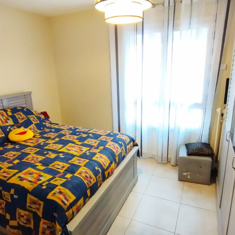 Immeuble - 2 commerces - 7 appartements - 460 m²
