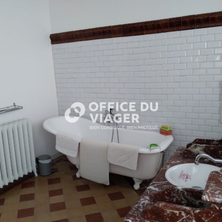 Maison - 12 pièces - 408 m²