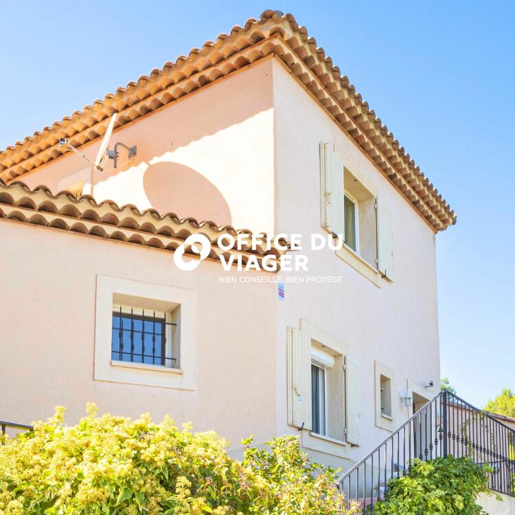 Maison - 10 pièces - 291 m²