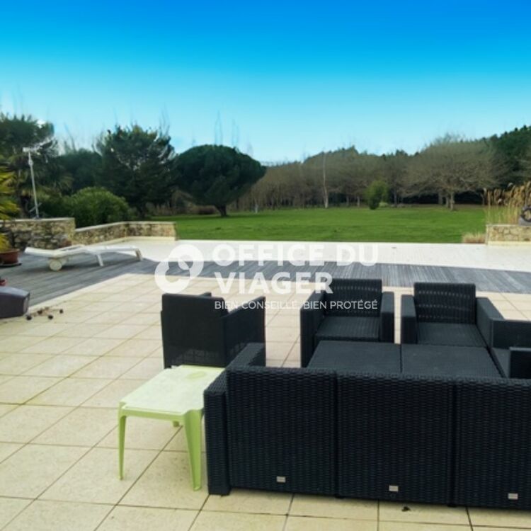Maison - 7 pièces - 400 m²