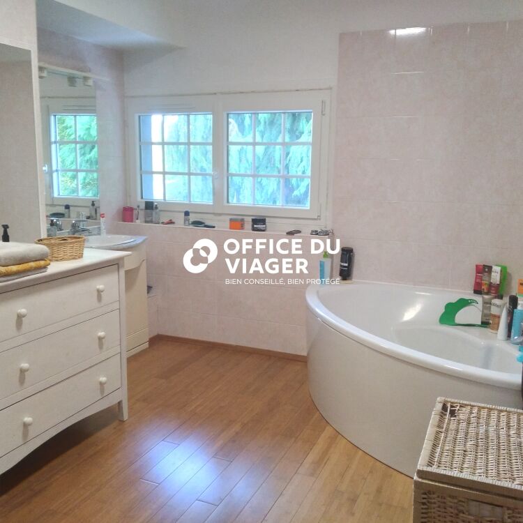 Maison - 12 pièces - 470 m²