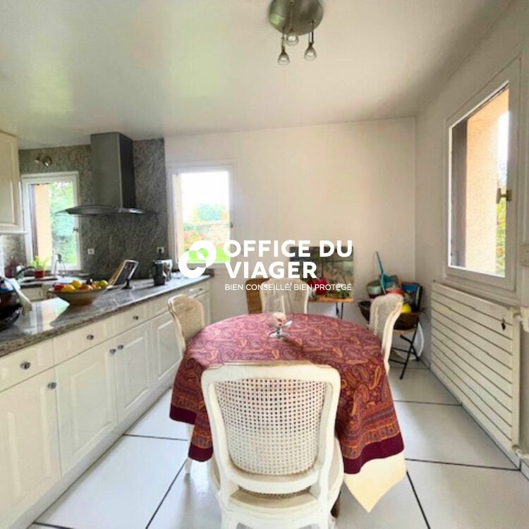 Maison - 7 pièces - 254 m²