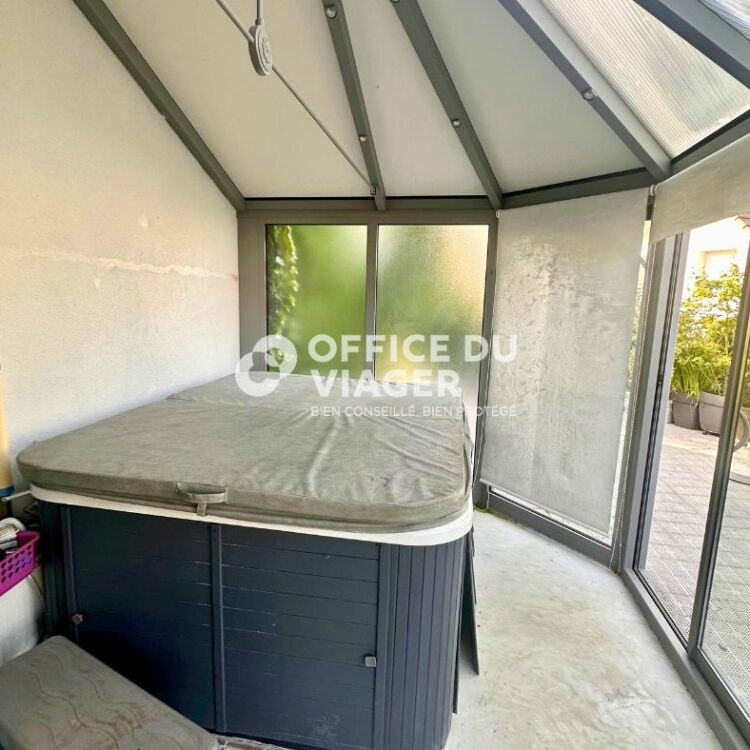 Maison - 6 pièces - 258 m²