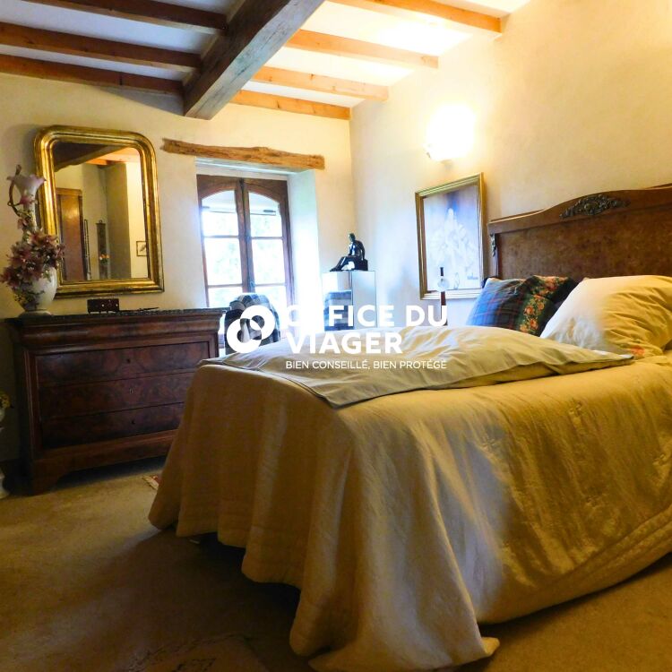 Maison - 6 pièces - 196 m²