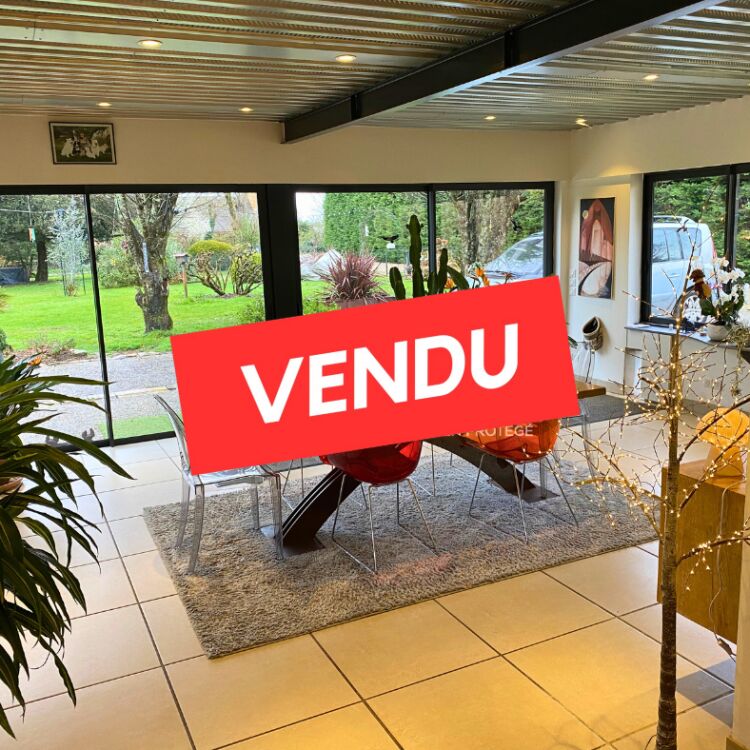 Maison - 7 pièces - 195 m²