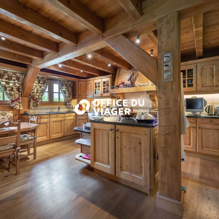 Chalet - 8 pièces - 295 m²