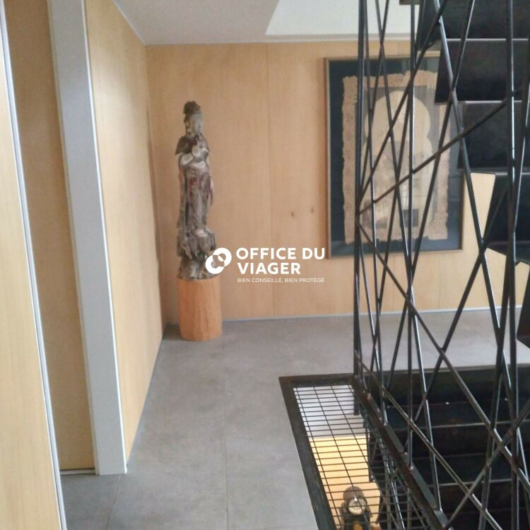 Maison - 6 pièces - 232 m²