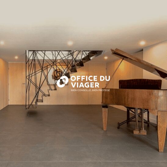Maison - 6 pièces - 232 m²