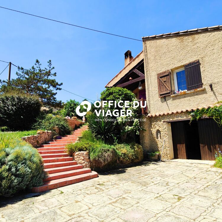 Maison - 7 pièces - 158 m²