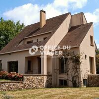 Maison - 7 pièces - 254 m²