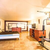 Maison - 10 pièces - 328 m²