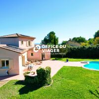 Maison - 10 pièces - 291 m²