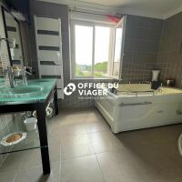 Maison - 5 pièces - 210 m²