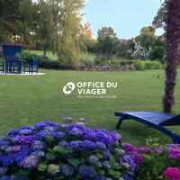 Maison - 7 pièces - 266 m²