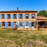 Maison - 9 pièces - 240 m²