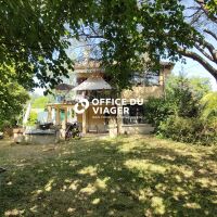 Maison - 9 pièces - 225 m²