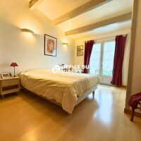 Maison - 6 pièces - 226 m²