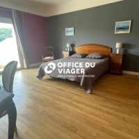 Maison - 7 pièces - 255 m²