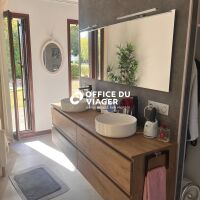 Maison - 6 pièces - 260 m²