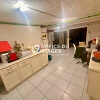 Maison - 6 pièces - 258 m²
