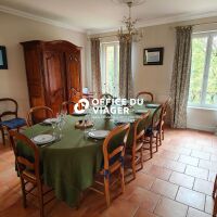 Maison - 9 pièces - 240 m²