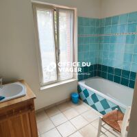 Maison - 9 pièces - 240 m²